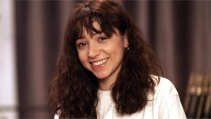 Zeynep Bastık o dizide yeniden rol alacak!