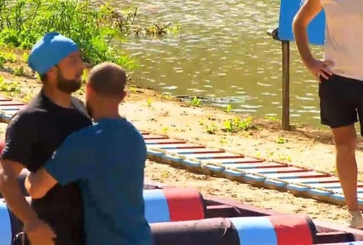 Survivor'da iki kişi diskalifiye oldu!