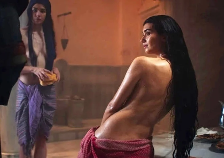 Tuba Büyüküstün o sahne hakkında konuştu!