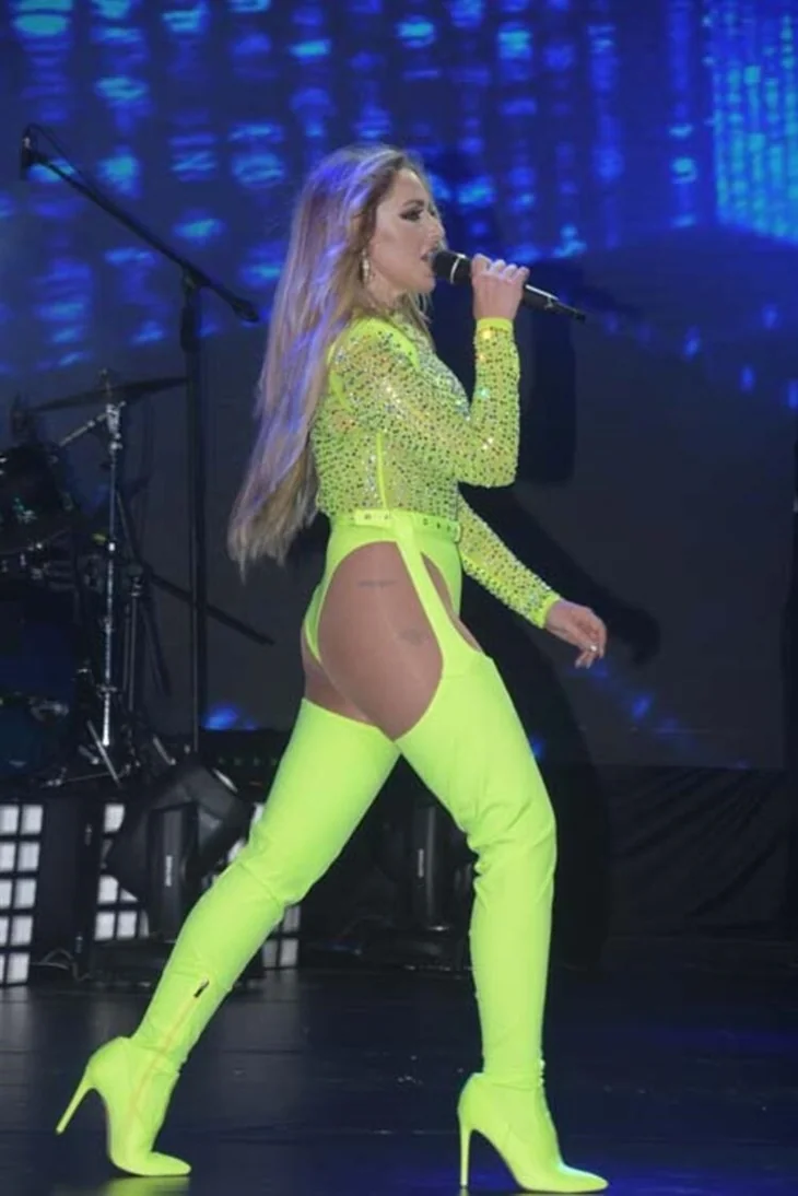Hadise'den koronavirüs uyarısı!
