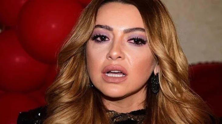 Hadise'yi kahreden ölüm haberi!