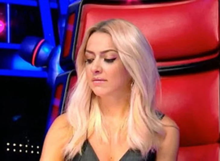 Hadise'yi kahreden ölüm haberi!