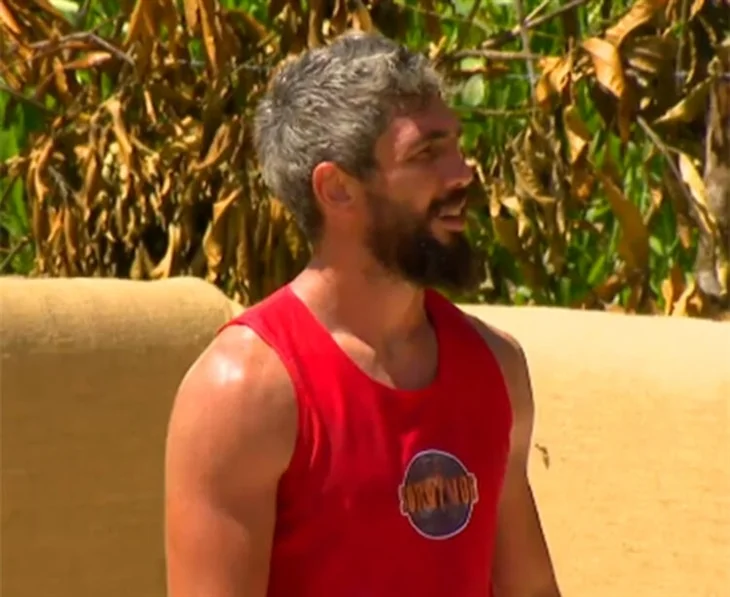Survivor'da yarışmacılar birbirine girdi!