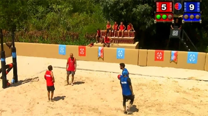 Survivor'da yarışmacılar birbirine girdi!