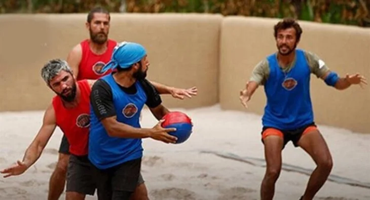 Survivor'da yarışmacılar birbirine girdi!