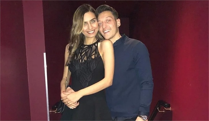 Mesut Özil ve Amine Gülşe'nin mutlu günü!