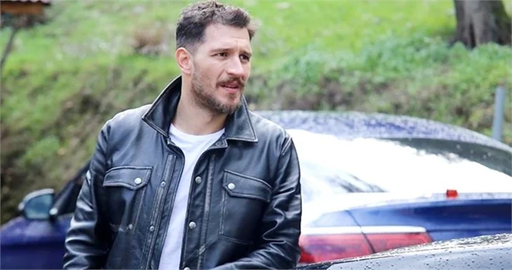 Uraz Kaygılaroğlu'ndan hayranlarını üzen haber!