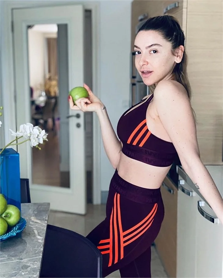 Hadise'nin mutfak pozları olay oldu!