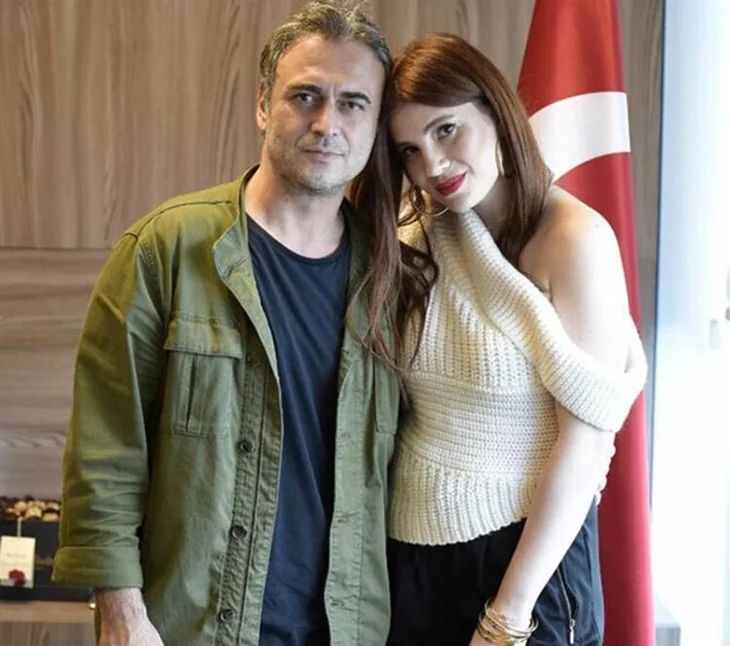 Feyza Çıpa'dan 'Yıkılmadım ayaktayım' pozu!