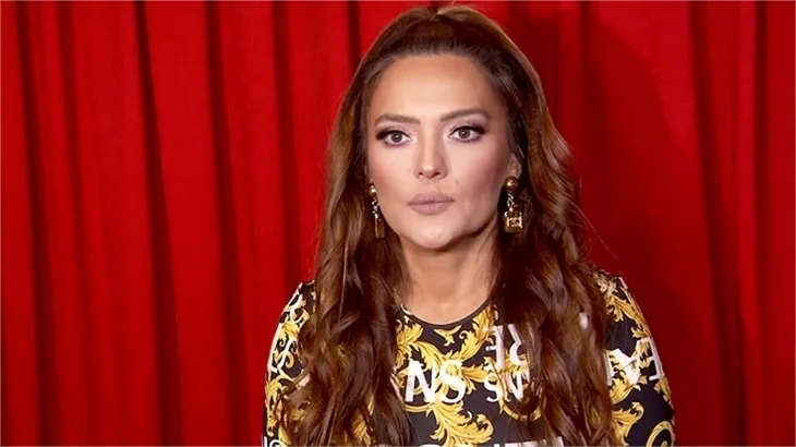 Demet Akalın o paylaşımı neden sildi?