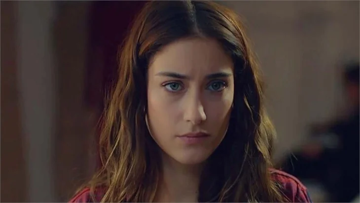 Hazal Kaya: "Youtube'dan öğrendim!"