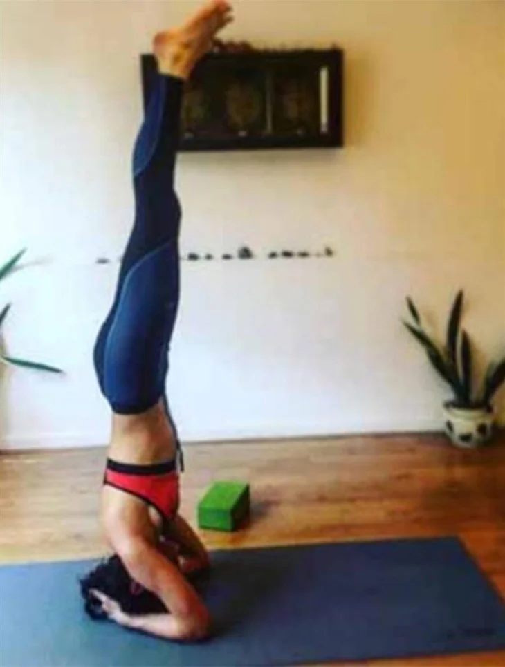 Karantina günlerinde evlerini spor salonuna çeviren ünlüler!