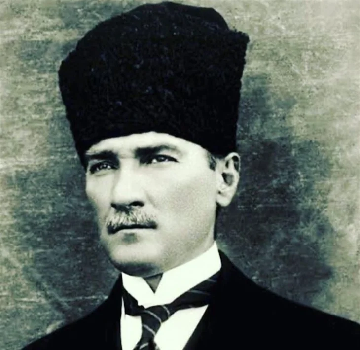 Ünlü isimlerin 19 Mayıs mesajları!