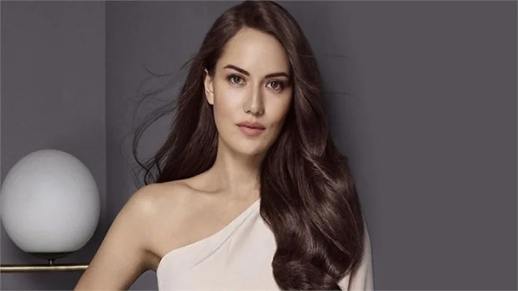 Fahriye Evcen hayranlarından büyük bağış!