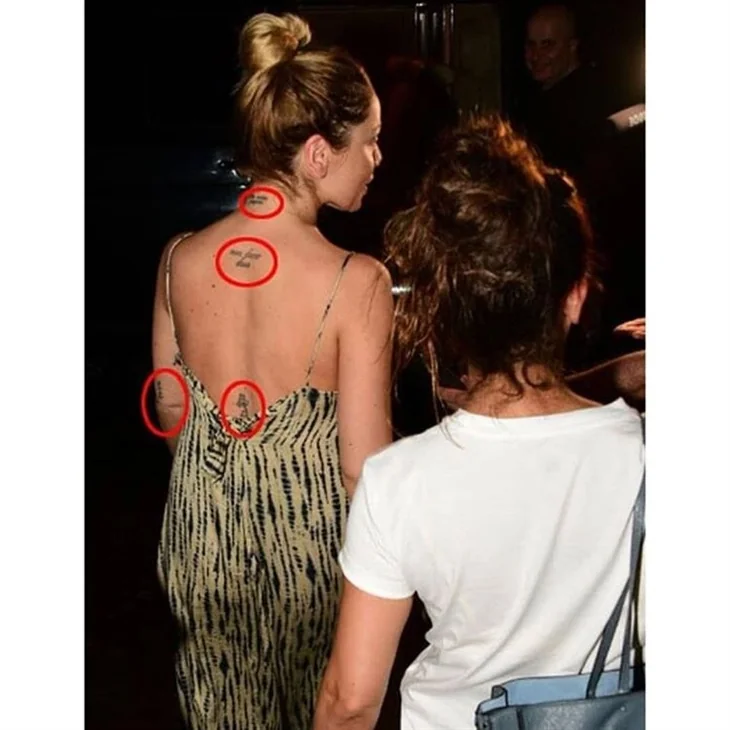 Hadise kendi kanatlarıyla uçuyor!