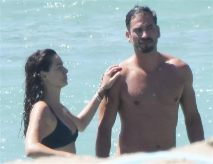 Özge Özpirinçci-Burak Yamantürk, Çeşme tatilinde