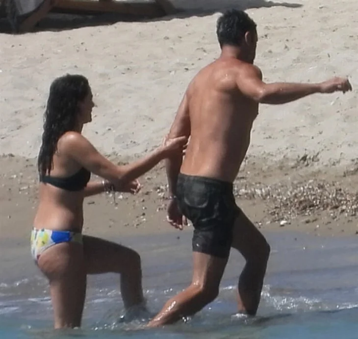 Özge Özpirinçci-Burak Yamantürk, Çeşme tatilinde