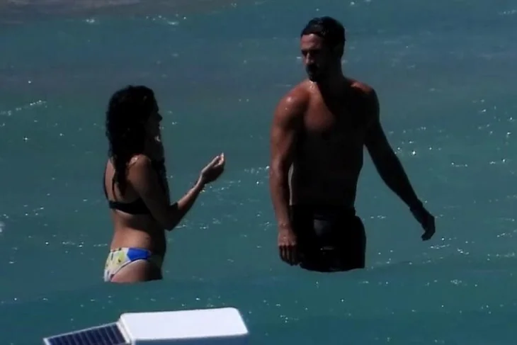 Özge Özpirinçci-Burak Yamantürk, Çeşme tatilinde