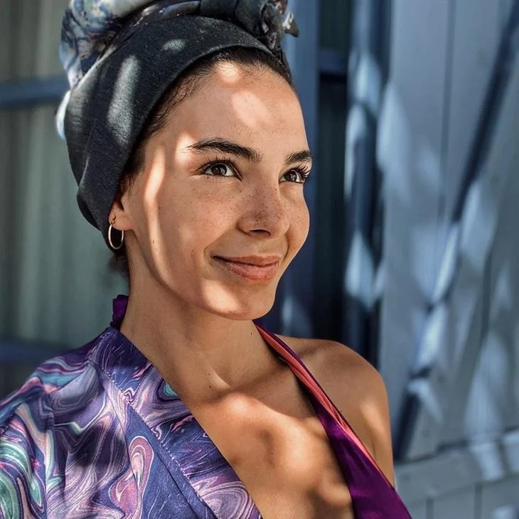 Ebru Şahin, Çeşme'de yuva kuruyor!