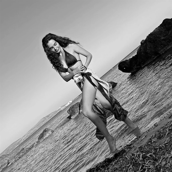 Ebru Şahin, Çeşme'de yuva kuruyor!