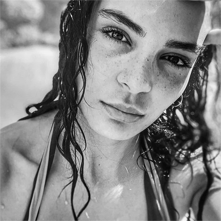 Ebru Şahin, Çeşme'de yuva kuruyor!