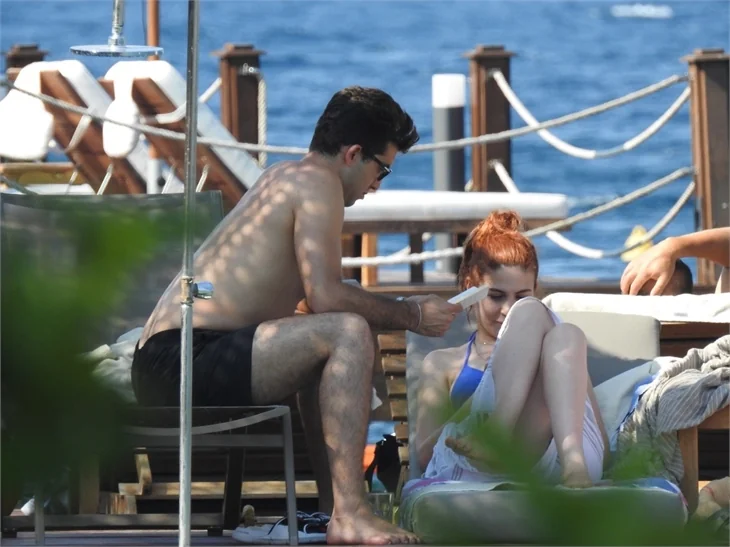 Dizi final yaptı, soluğu Bodrum'da aldılar...