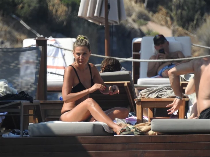 Dizi final yaptı, soluğu Bodrum'da aldılar...