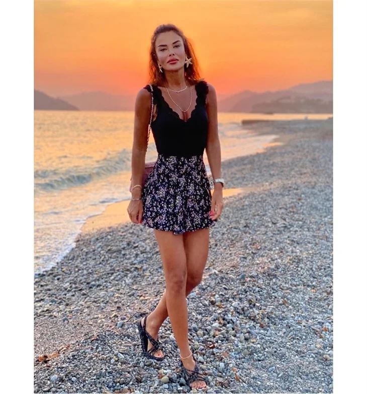 Özlem Yıldız'ın paylaşımları Instagram'ı yaktı!