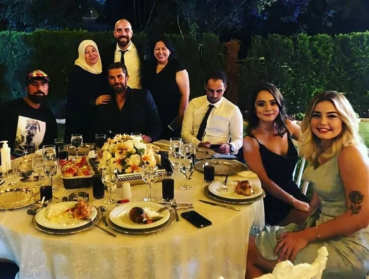Survivor yarışmacılarını buluşturan düğün!