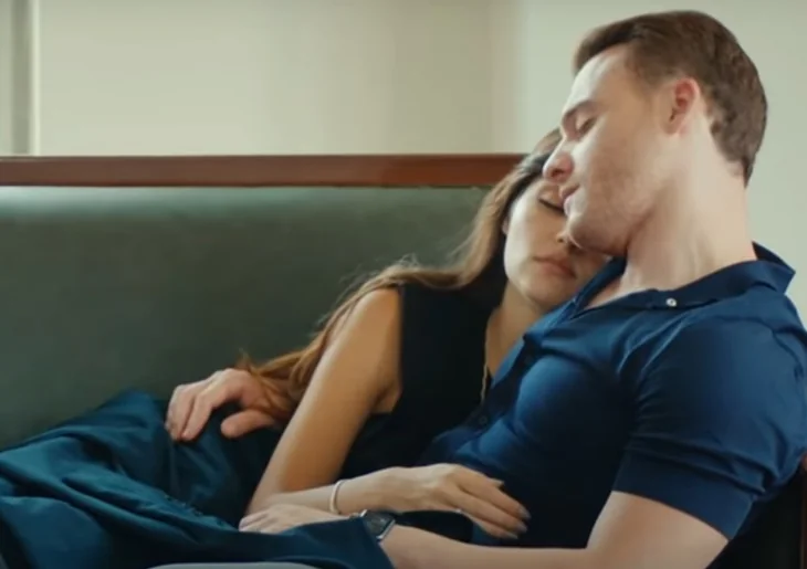 “Sen Çal Kapımı” dizisinden romantik tanıtım!