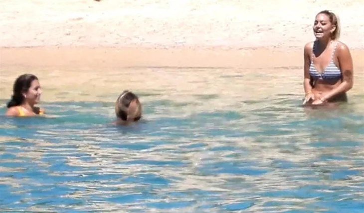 Survivor güzeli Aycan Yanaç tatilde