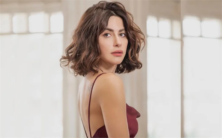 Nesrin Cavadzade’den Yasak Elma göndermesi!