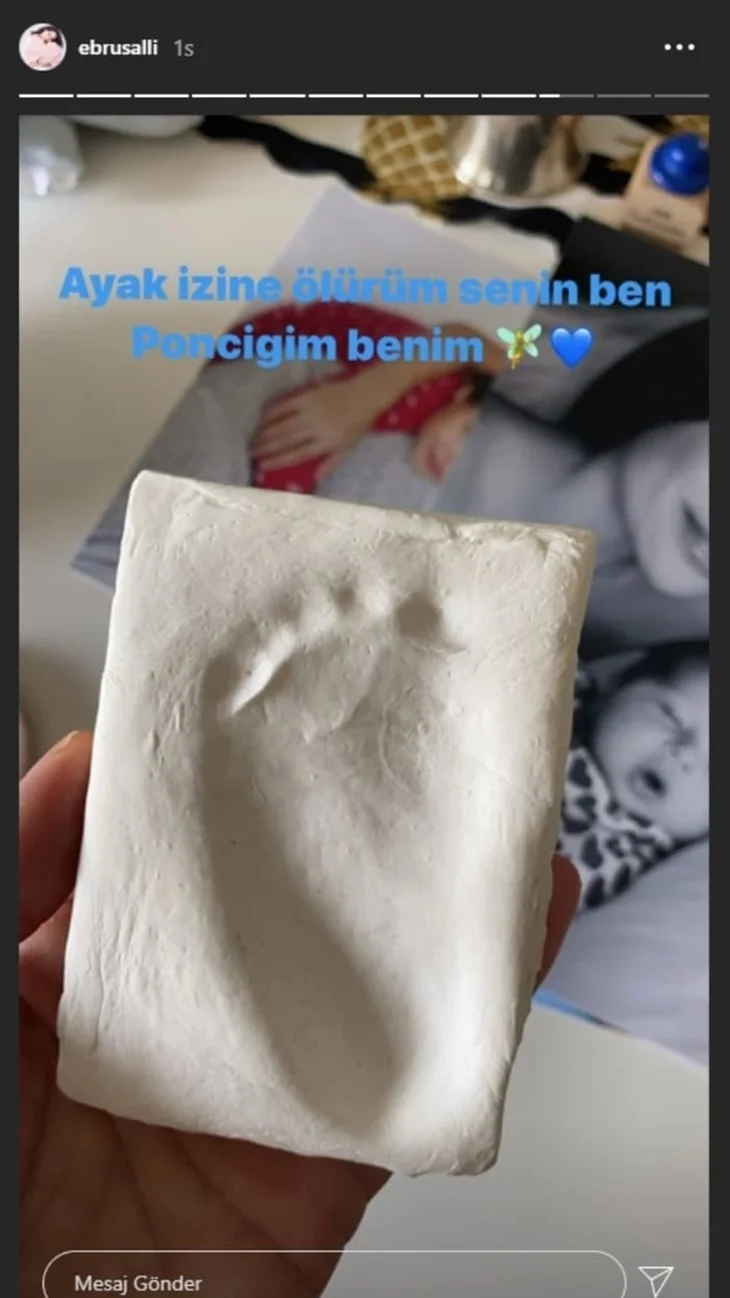 Ebru Şallı paylaştı: "Ayak izine ölürüm..."