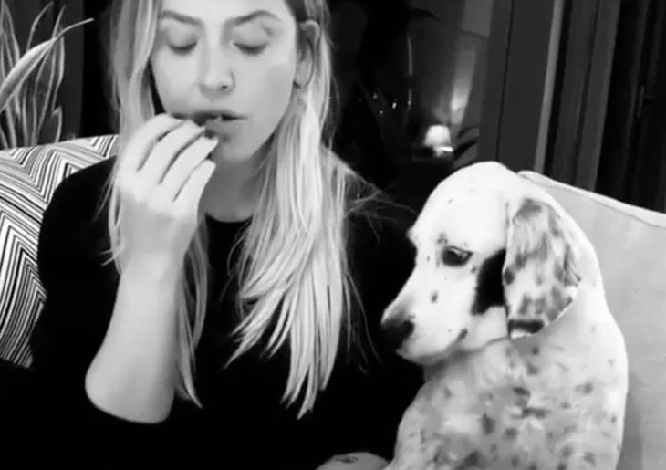 Hadise ve Benek’in film ve mısır keyfi!