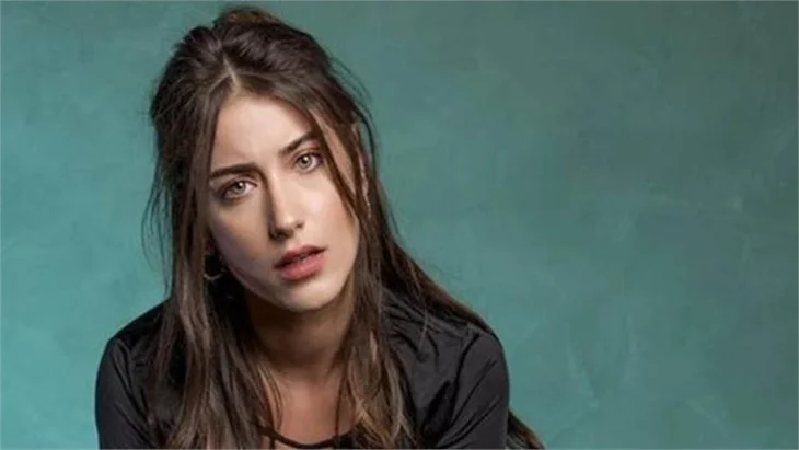 Hazal Kaya'dan o isme destek geldi!