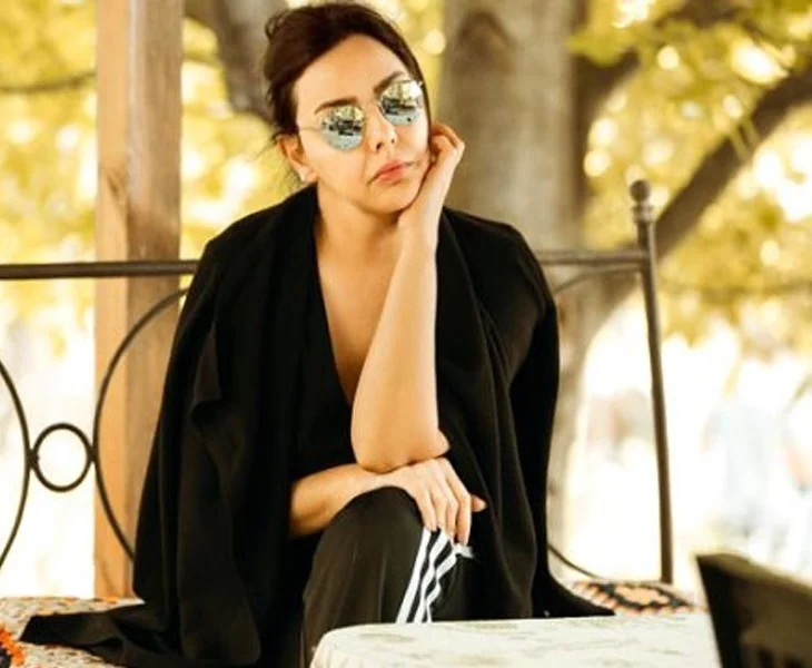 Ebru Gündeş babasını sessiz sedasız defnetti!