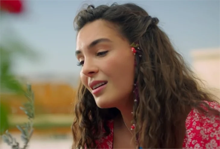 Hercai’nin yıldızı Ebru Şahin sesiyle büyüledi!