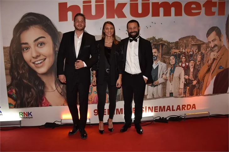 Pandeminin ilk galasını 'Aile Hükümeti' gerçekleştirdi!