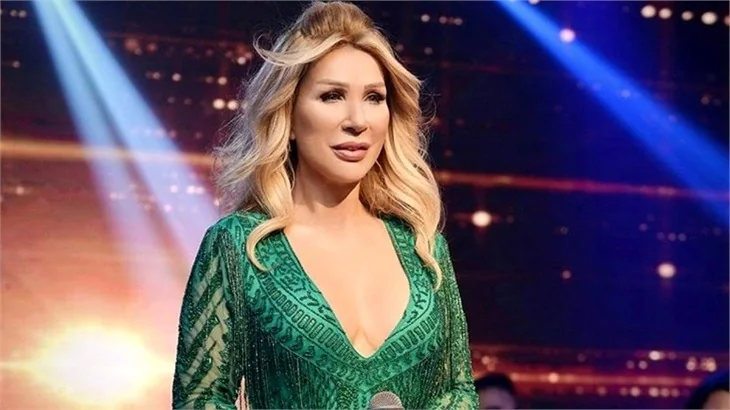 Seda Sayan'dan takipçisine küfür!