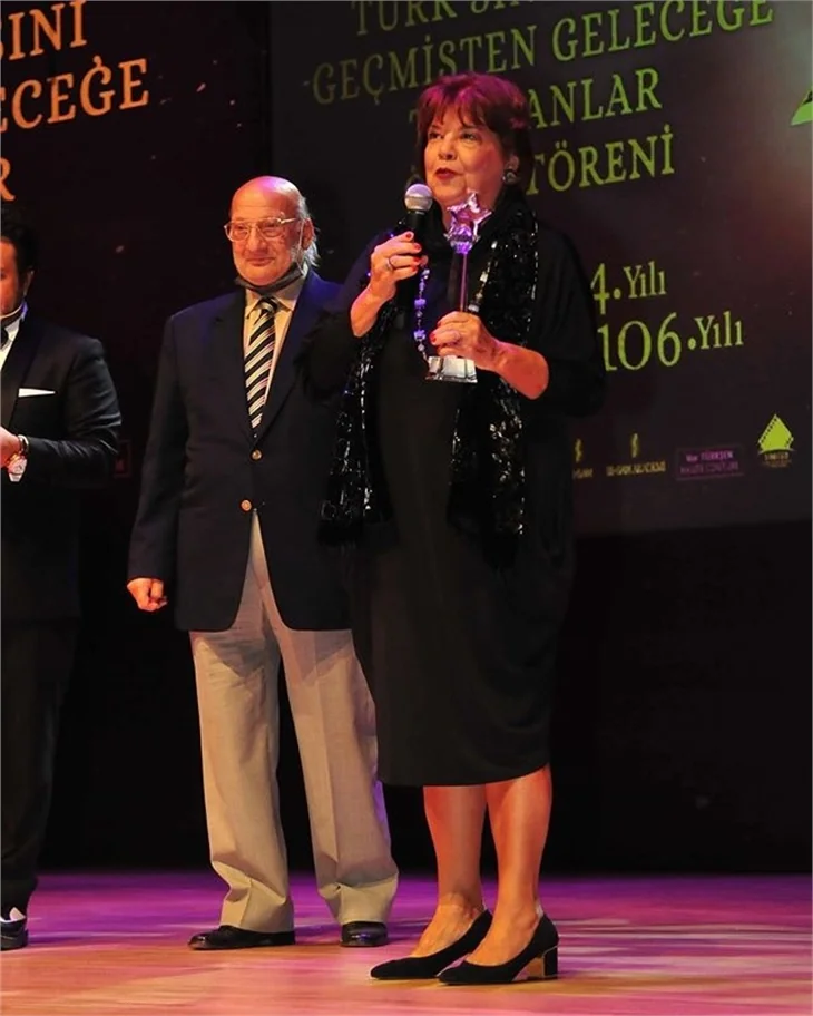 "Türk Sinemasını Geçmişten Geleceğe Taşıyanlar" ödülleri sahiplerini buldu!