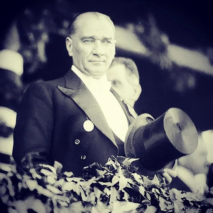 Ünlü isimlerden 29 Ekim Cumhuriyet Bayramı mesajları...