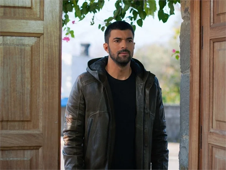 'Sefirin Kızı'ndan merak uyandıran fragman!