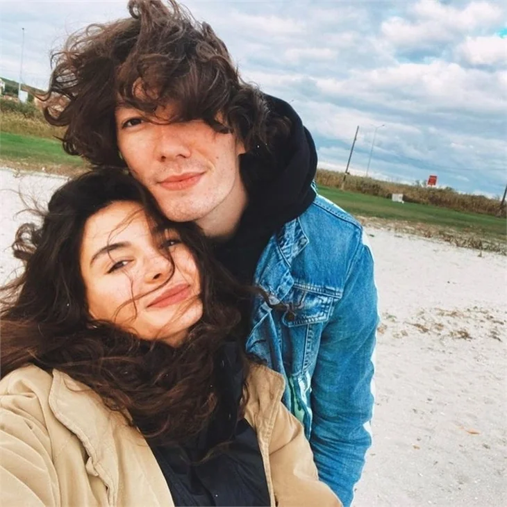 Hercai’nin yıldızı Ebru Şahin sevgilisi Cedi Osman’a olan aşkını böyle haykırdı!