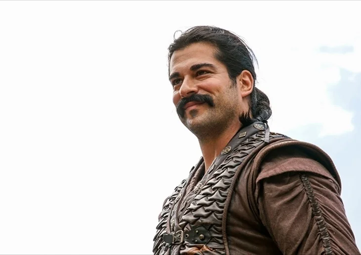 Burak Özçivit, Türk Kanser Derneği için bağış kampanyası düzenledi!