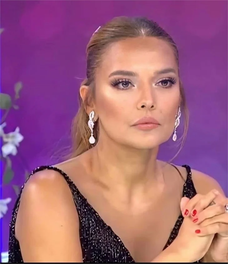 Demet Akalın'ın tuvaletini hangi ünlü kirli bıraktı?