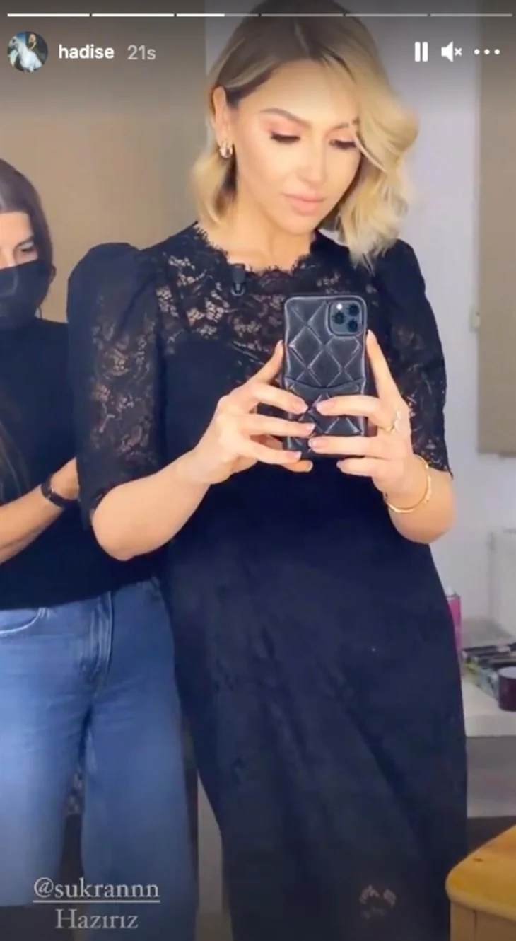 Hadise'nin 'O Ses Türkiye'deki yılbaşı şıklığı dudak uçuklattı