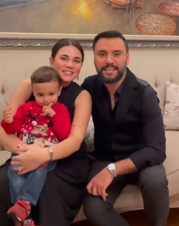 Ünlü isimlerin yeni yıl paylaşımları...