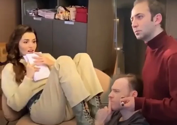 Sen Çal Kapımı oyuncuları çıkan haberleri ti’ye almaya devam ediyor!