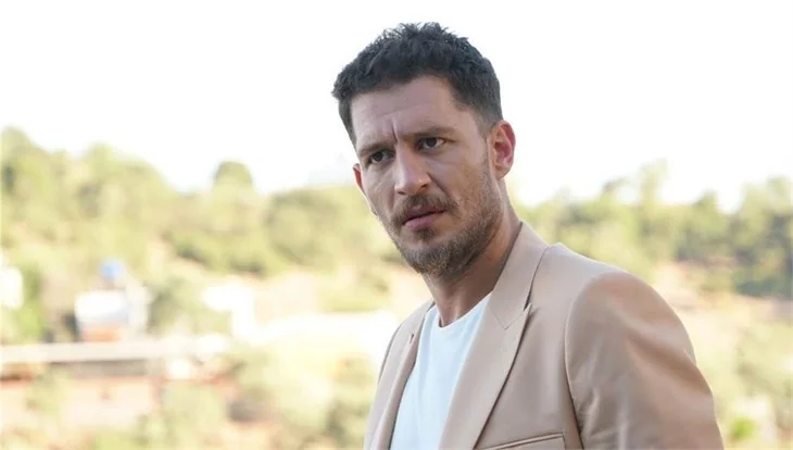 Sefirin Kızı'nda bir ayrılık daha! Uraz Kaygılaroğlu...