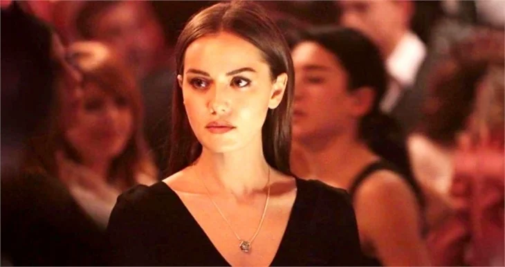 Fahriye Evcen dünyanın en güzel 10 Müslüman kadını listesinde